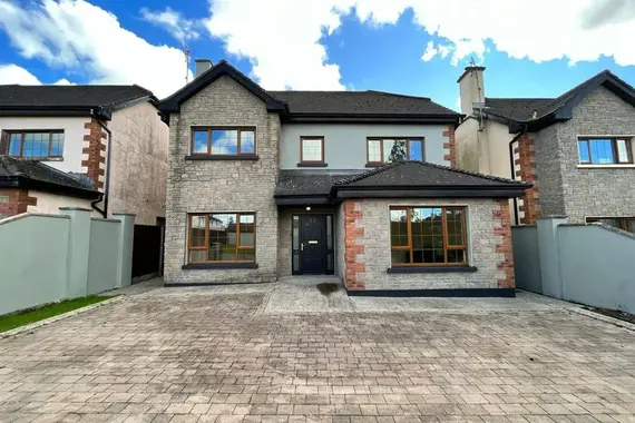 4 bed office in 19 Lake View, Glenamaddy, Co. Galway